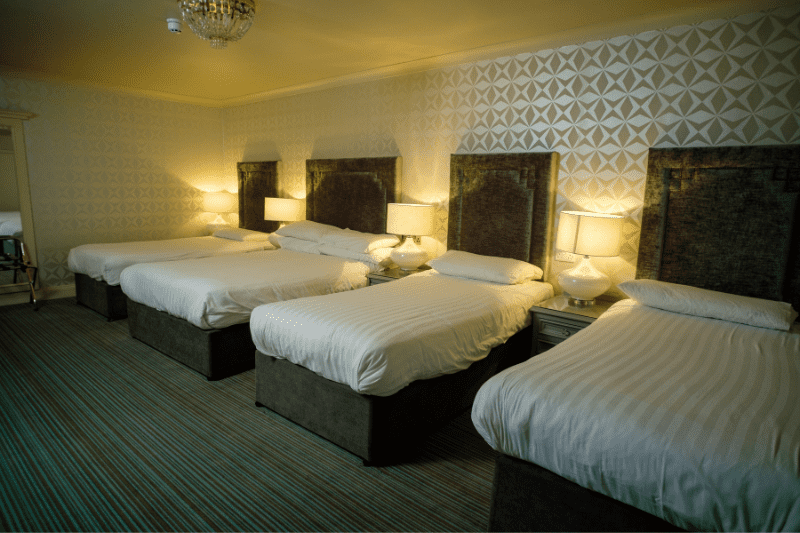 Treacy's Oakwood Hotel Shannon Estuary Way